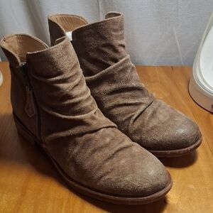 Sofft Women's Brown Suede Ankle Boots Size 9